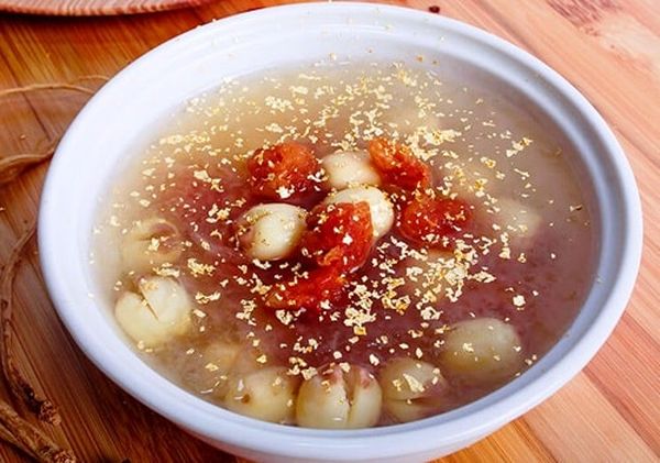 Tổ yến chưng giúp phục hồi sức khỏe nhanh cho người bệnh