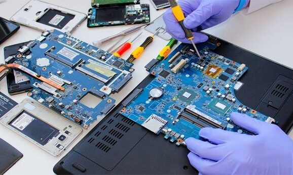 Top 7 dịch vụ sửa laptop uy tín tại Tphcm