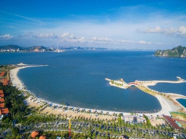 Bán Đảo Tuần Châu cũng là điểm thu hút số lượng du khách lớn hằng năm